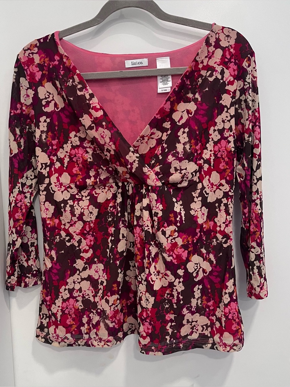 Liz & Co. pink and burgundy floral mesh V-neck top three-quarter sleeve Large